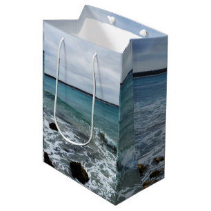 Sacola Para Presentes Média Ondas E Barcos De Pesca No Oceano,
