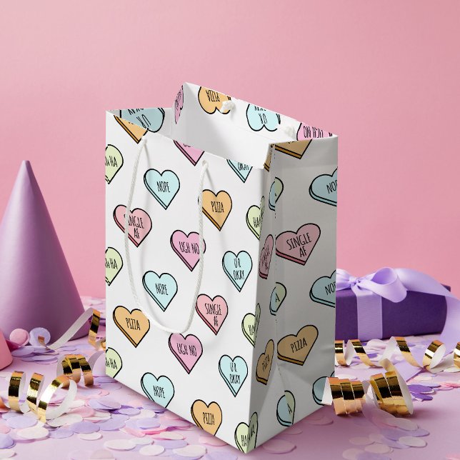 Sacola Para Presentes Média Padrão cardíaco doce do Namorados sarcástico engra (Funny Valentine's Day Candy Hearts Gift Bag)