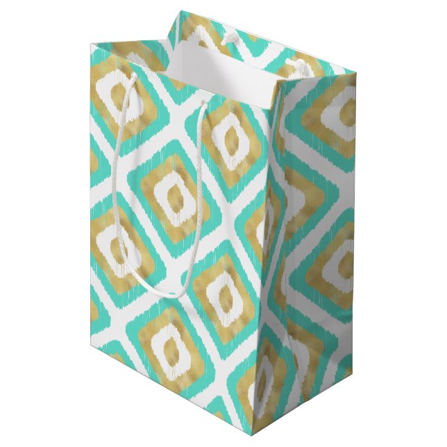 Sacola Para Presentes Média Padrão de Ikat Chic Dourado e Turquoise (Frente inclinada)
