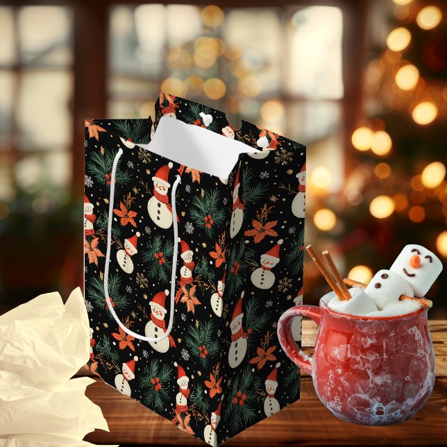Sacola Para Presentes Média Padrão Floral de Snowman Feriado de Natal (Cute Christmas Winter Holiday Snowman Poinsettia, Pine and Berries Floral Pattern Gift Bag)