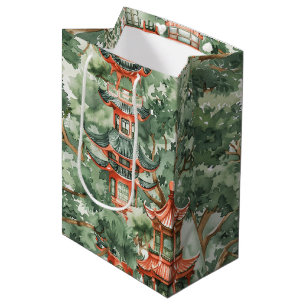 Sacola Para Presentes Média Pagoda Asiática de Aquarela na Paisagem Verdante (
