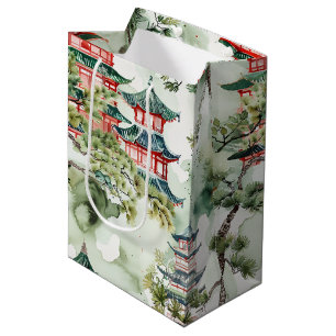Sacola Para Presentes Média Pagoda Asiática de Aquarela na Paisagem Verdante (