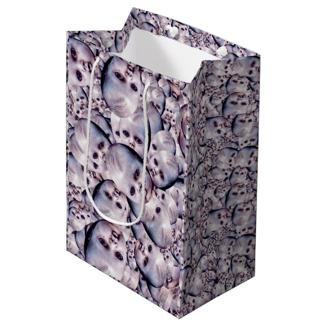 Sacola Para Presentes Média Papel de embrulho de boneca assombrada (Frente inclinada)