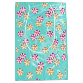 Sacola Para Presentes Média Piscina de natação de verão umbrellas amarelas cor