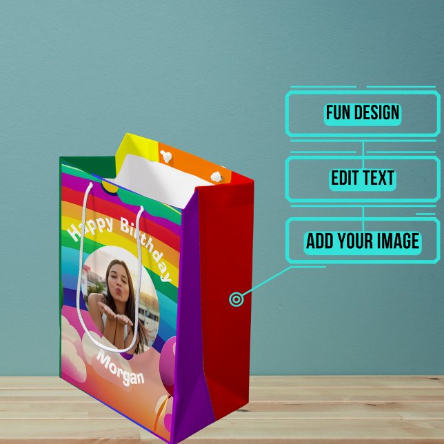 Sacola Para Presentes Média Rainbow Birthday (Rainbow themes are very popular for both adult and kids' parties.)