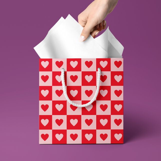 Sacola Para Presentes Média Red and Pink Hearts Checkerboard Valentine's Day (blush pink and bright red contrasting heart checkerboard patterned gift bag)