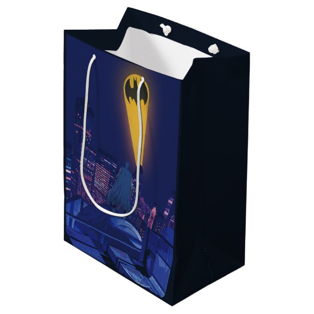 Sacola Para Presentes Média Sinal de Morcego Sobre Gotham (Frente inclinada)