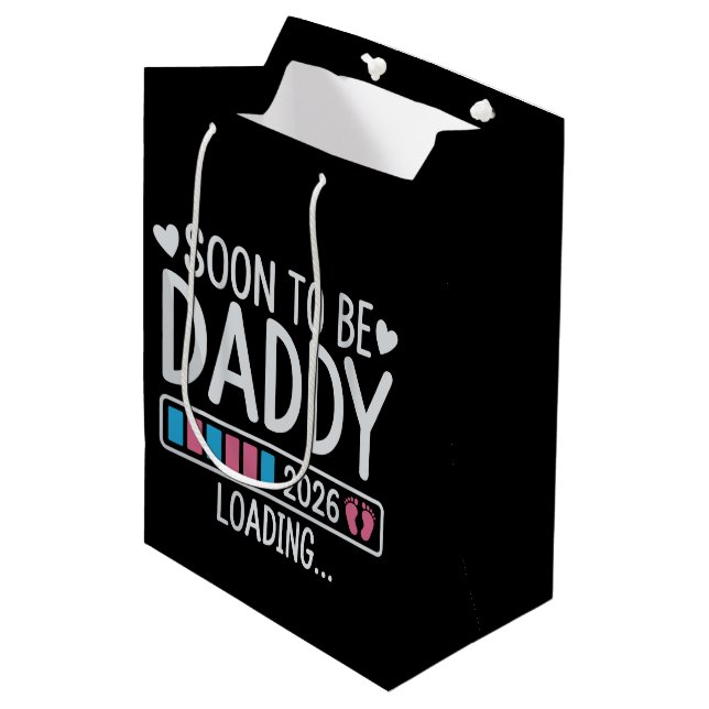 Sacola Para Presentes Média Soon to Be Daddy 2026 Loading Pregnancy Announce (Frente inclinada)