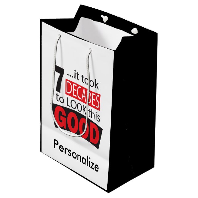 Sacola Para Presentes Média Tomou 7 décadas para olhar este BOM (Frente inclinada)