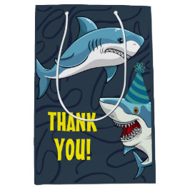 Sacola Para Presentes Média Tubarões no aniversário disfarçado de criança
