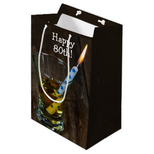 Sacola Para Presentes Média Vela de Aniversário de 80 no Vidro de Whiskey