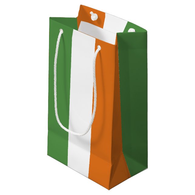 Sacola Para Presentes Pequena Bandeira da Irlanda (Frente inclinada)