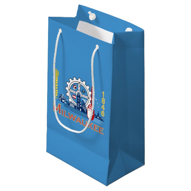 Sacola Para Presentes Pequena Bandeira de Milwaukee, Wisconsin Small Gift Bag (Frente inclinada)