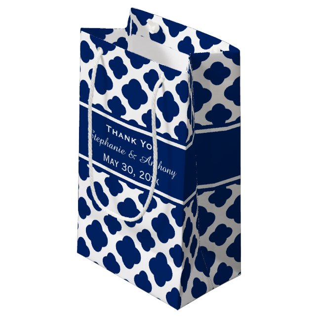 Sacola Para Presentes Pequena Casamento Real De Quatrefoil Azul Obrigado (Frente inclinada)