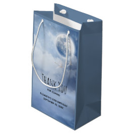 Sacola Para Presentes Pequena Céu Azul Mágico com Cisnes Voadoras Obrigado