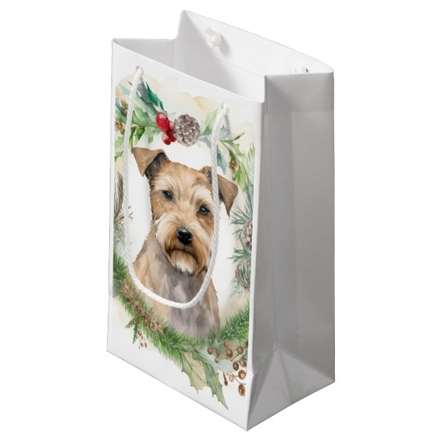 Sacola Para Presentes Pequena Chesapeake Bay Terrier Wreath de Natal Festivo (Frente inclinada)