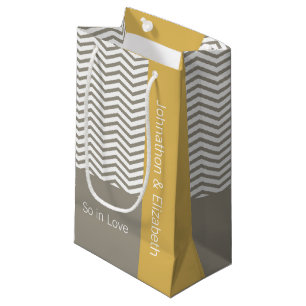 Sacola Para Presentes Pequena Cinza e Casamento Chevron Branco Com Nomes