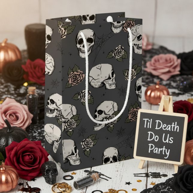 Sacola Para Presentes Pequena Cinza Escuro Elegante - Caveira Escura do Hallowee (Elegant Dark Gray Floral Skull Hallowedding Gift Bags for Her. Spooky Gothic Halloween Skull Pattern)