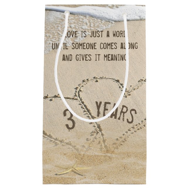 Sacola Para Presentes Pequena Corações de Praia do 3º aniversário (Frente)