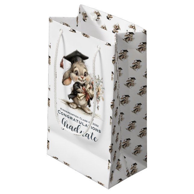Sacola Para Presentes Pequena  Cute Kindergarten Graduation Bunny Design (Frente inclinada)