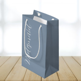 Sacola Para Presentes Pequena Damas de Honra em Azul Empoeirado com Letra Estili