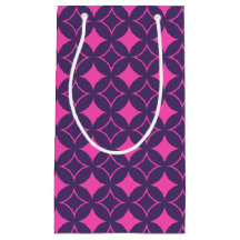 Embarcação rosa e roxa