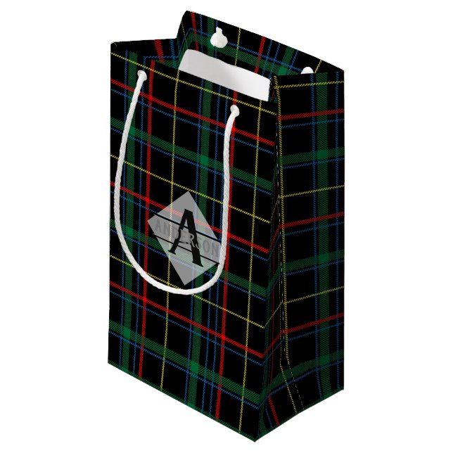 Sacola Para Presentes Pequena Escocês Tartan Monograma Vermelho Verde Preto (Frente inclinada)