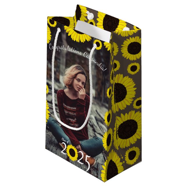 Sacola Para Presentes Pequena Festa de formatura do campo dos girassóis (Frente inclinada)