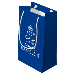 Sacola Para Presentes Pequena Fique calmo e deixe-o lidar com o saco azul engraç