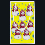 Sacola Para Presentes Pequena Gift Bag Christmas Snowman<br><div class="desc">Gift Bag Algo para todos oferece sacos personalizados de presentes, especialmente para você desenhado para expressar as belas palavras para o seu amado. Este saco de presentes de na moda único trará um sorriso aos seus entes queridos. Enquanto vocês já estão aqui, talvez queiram ver outros itens relacionados ao banheiro,...</div>