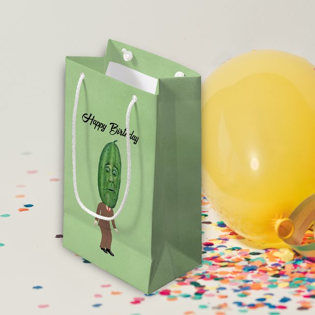 Sacola Para Presentes Pequena Homem com Cabeça Grande de Picada Surpreendido Fac (Funny man in brown suit big pickle head with face on light green Birthday gift bag.)