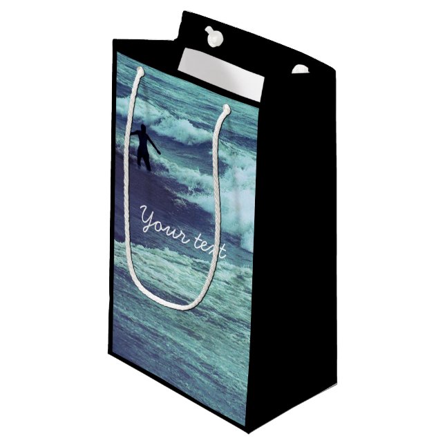 Sacola Para Presentes Pequena Homem nas ondas do mar (Frente inclinada)