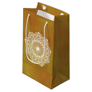 Sacola Para Presentes Pequena Mandala branca em fundo dourado