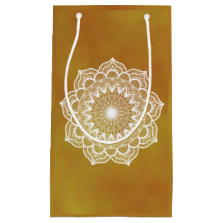 Sacola Para Presentes Pequena Mandala branca em fundo dourado