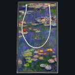 Sacola Para Presentes Pequena Monet Water Lily - Pintura de plataforma<br><div class="desc">Monet Water Lily - Esta pintura clássica de Monet foi pintada por Claude Monet em 1916. Faz parte da sua famosa coleção de lírios aquáticos onde ele pinta em seu jardim em Giverney,  França. Uma pintura de obra-prima.</div>