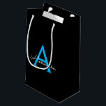 Sacola Para Presentes Pequena Nome do Monograma Girly de Script Preto Azul<br><div class="desc">Nome do Monograma Simples Preto e Azul - Saco do Presente. Isto faz o doce e perfeito presente de 16 anos,  casamento,  chá de panela,  aniversário,  chá de fraldas ou festa de solteira para alguém que ama luxo de glama e estilos quíticos.</div>