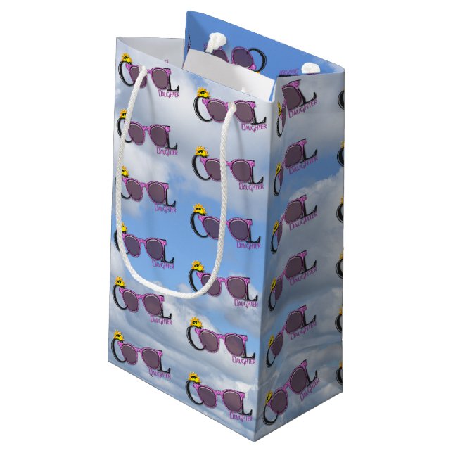 Sacola Para Presentes Pequena Óculos de sol legal para a filha (Verso inclinado)