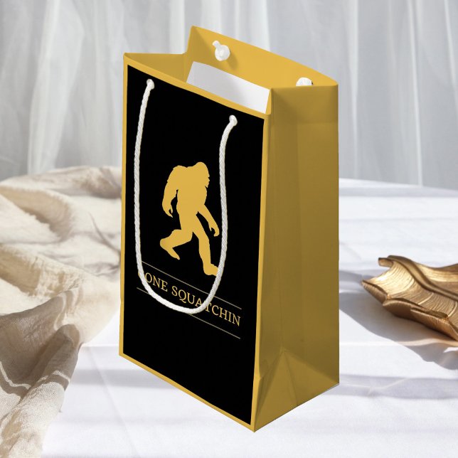 Sacola Para Presentes Pequena Pé grande engraçado Squatchin ido Sasquatch (Criador carregado)