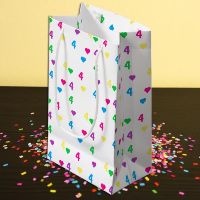 Sacola Para Presentes Pequena Rainbow Hearts 4º aniversário (Criador carregado)