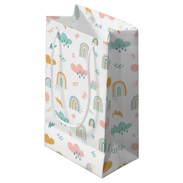 Sacola Para Presentes Pequena Rainbow & Rain Cloud Patterno (Frente inclinada)