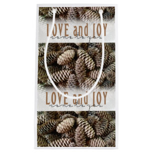 Sacola Para Presentes Pequena Rustic Holiday Love and Joy Pine Cone