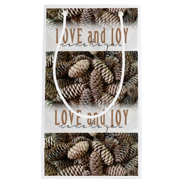 Sacola Para Presentes Pequena Rustic Holiday Love and Joy Pine Cone (Frente)
