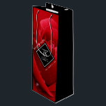 Sacola Para Vinho Celebração do Aniversário de Casamento de Rosa 15<br><div class="desc">Celebre o aniversário de casamento da 15 com esta bolsa de presente de garrafa de vinho na moda! As letras brancas elegantes sobre um fundo de rosa vermelha romântico acrescentam um toque memorável para esta ocasião especial e marco. Personalize com os nomes dos casais e anos de casamento. O reverso...</div>