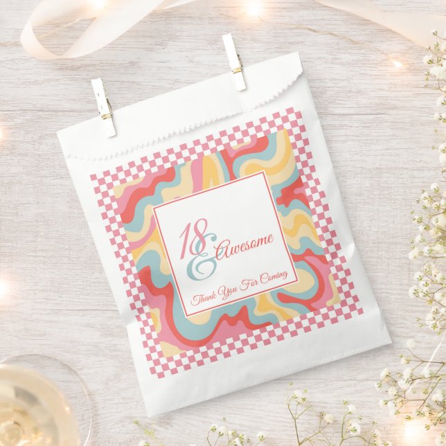 Sacolinha 18 e maravilhoso Marcha rosa no Groovy no aniversá (Cortado)