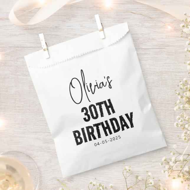 Sacolinha Aniversário de 30 anos de Script Preto Moderno & M (Cortado)