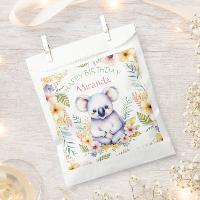 Sacolinha Aniversário Feliz de Menina com Tema de Urso Koala (Cortado)