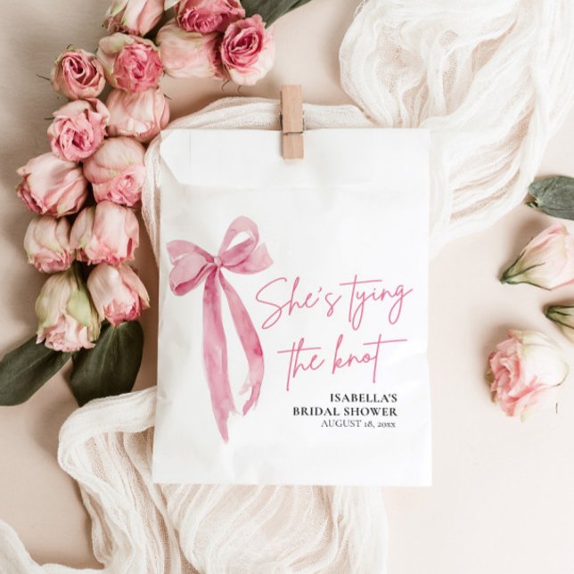 Sacolinha Arco Rosa Choque Ela Está Casando Chuveiro de Noiv (Criador carregado)