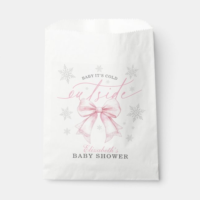 Sacolinha Baby It’s Cold Outside Pink Bow Winter Baby Shower (Frente)
