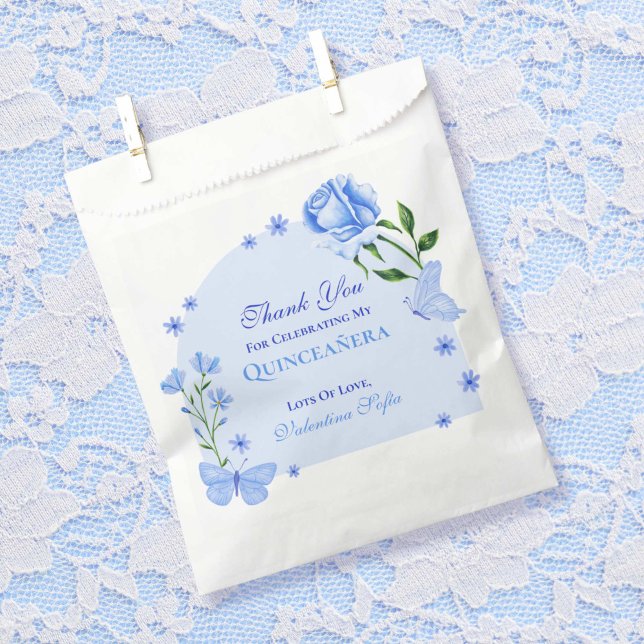 Sacolinha Bebê Rosas Azul e Borboleta Floral Quinceañera (Baby Blue Roses & Butterfly Floral Quinceañera Favor Bag)