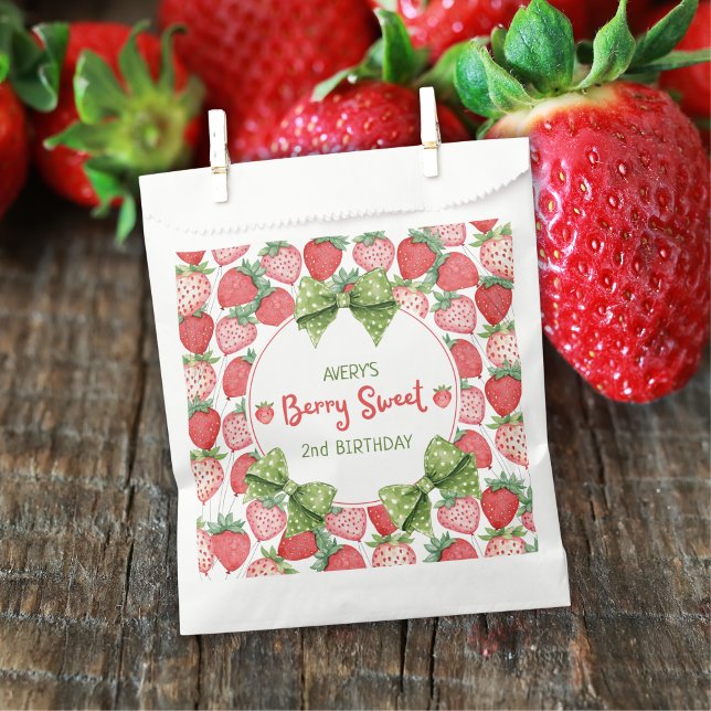 Sacolinha Berry Sweet 2nd Birthday Strawberry Party  (Criador carregado)